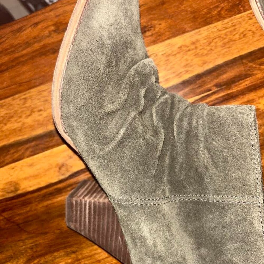 Dark green boots; Salendid brand; size 7½